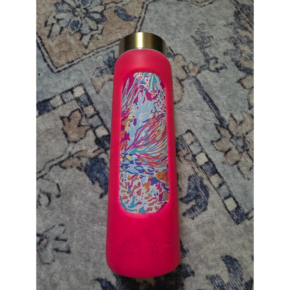 NWOT Lilly Pulitzer Glass Water Bottle Hot Pink Sleeve and Sunken Treasure Print